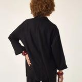 Blazer Alfaiataria Sândalo de Linho e Viscose FSC™ Preto. Compre online moda sustentável e atemporal na Minimadeia, marca slow fashion de roupas femininas. Foto produto ABR25 07