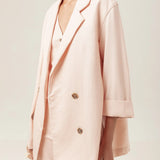 Blazer Alfaiataria Sândalo de Linho e Viscose FSC™ Rosa Claro. Compre online moda sustentável e atemporal na Minimadeia, marca slow fashion de roupas femininas. Foto produto MAR26 05