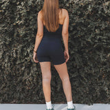 Shorts Flora Seamless Azul Escuro Athleisure. Compre online moda sustentável e atemporal na Minimadeia, marca slow fashion de roupas femininas. Foto produto SET25 06