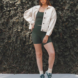 Shorts Flora Seamless Verde Escuro Athleisure. Compre online moda sustentável e atemporal na Minimadeia, marca slow fashion de roupas femininas. Foto produto SET25 12