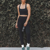 Calça Legging Flora Seamless Preta Athleisure. Compre online moda sustentável e atemporal na Minimadeia, marca slow fashion de roupas femininas. Foto produto SET25 05