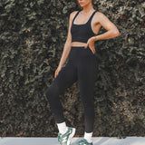 Calça Legging Flora Seamless Preta Athleisure. Compre online moda sustentável e atemporal na Minimadeia, marca slow fashion de roupas femininas. Foto produto SET25 13