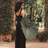Calça Alfaiataria Pantalona Agave em Viscose FSC™ Preta. Compre online moda sustentável e atemporal na Minimadeia, marca slow fashion de roupas femininas. Foto produto DEZ25 08