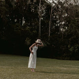 Calça Pantacourt Ipê em Algodão BCI™ Branca Off White. Compre online moda sustentável e atemporal na Minimadeia, marca slow fashion de roupas femininas. Foto produto SET26 13