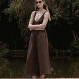 Calça Pantacourt Ipê em Algodão BCI™ Marrom Escuro. Compre online moda sustentável e atemporal na Minimadeia, marca slow fashion de roupas femininas. Foto produto SET26 04