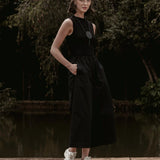 Calça Pantacourt Ipê em Algodão BCI™ Preta. Compre online moda sustentável e atemporal na Minimadeia, marca slow fashion de roupas femininas. Foto produto SET26 01