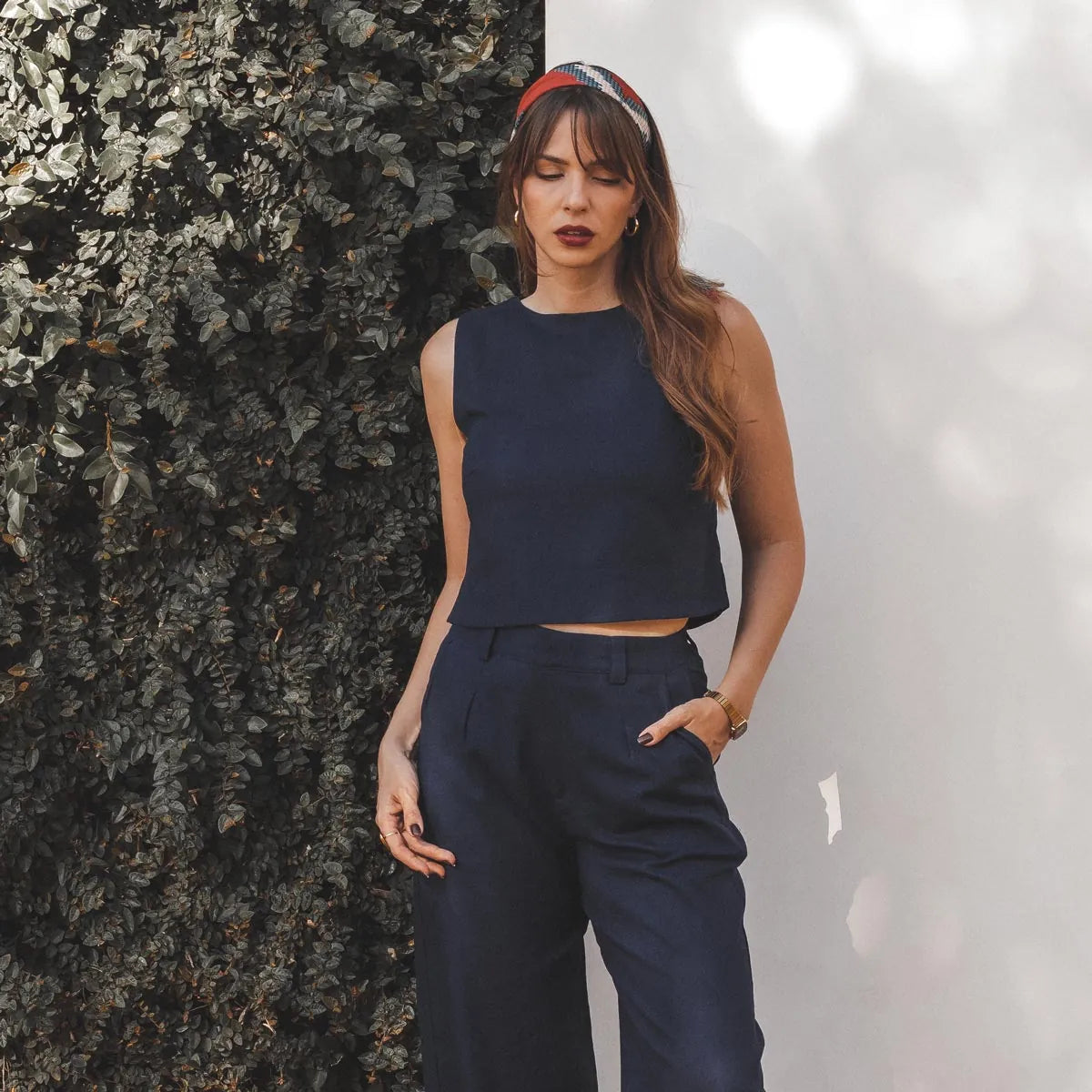 Conheça a coleção Alfaiataria da Minimadeia. Roupas sustentáveis feitas com propósito, conforto e praticidade para o dia a dia. Compre moda sustentável e atemporal na Minimadeia.