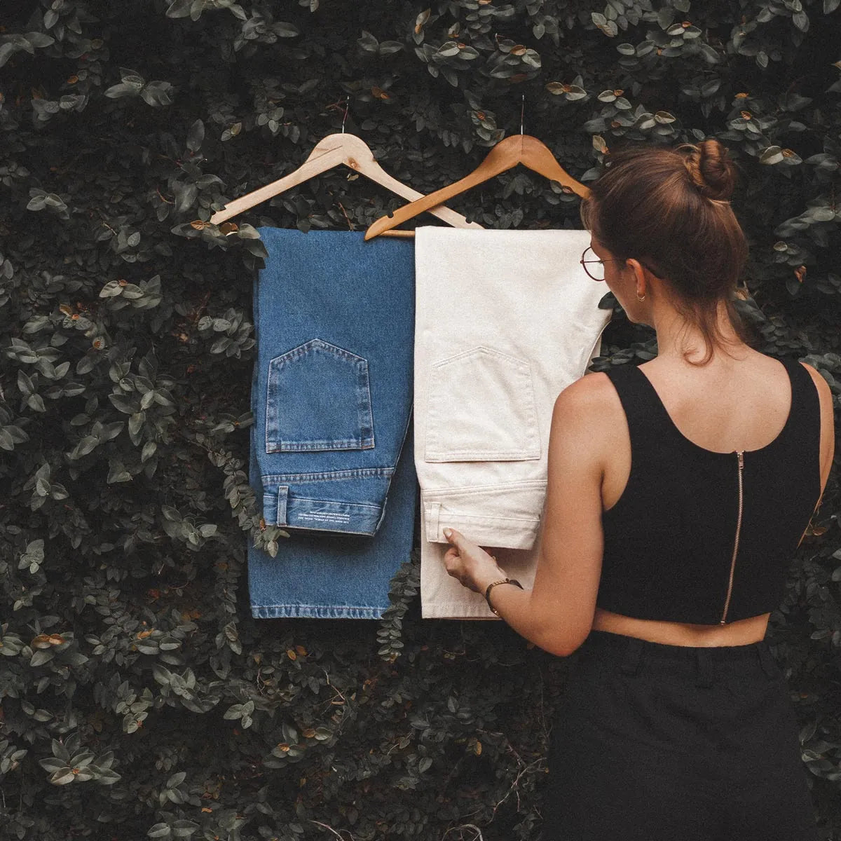Conheça a coleção Eco Denim da Minimadeia. Roupas sustentáveis feitas com propósito, conforto e praticidade para o dia a dia. Compre moda sustentável e atemporal na Minimadeia.