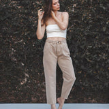 Calça Jeans Slouchy Marrom Claro Eco Denim™. Compre online moda sustentável e atemporal na Minimadeia. Roupas femininas estilosas, básicas e sustentáveis. Foto produto 01